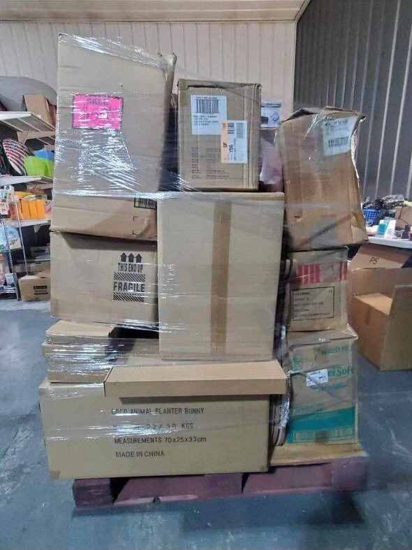 Amazing Christmas clothes pallet-bulk liquidation sales